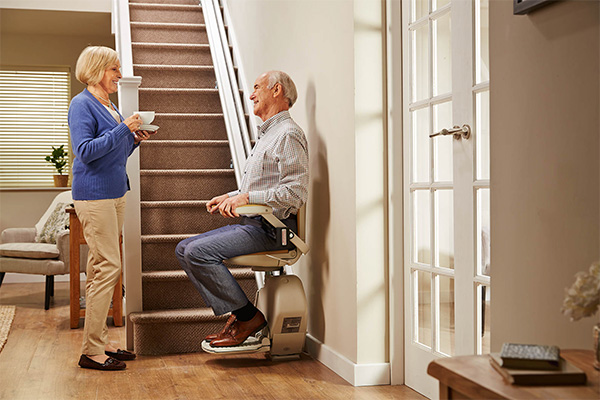 stair lift that fits to stairs - Acorn Stairlifts CA